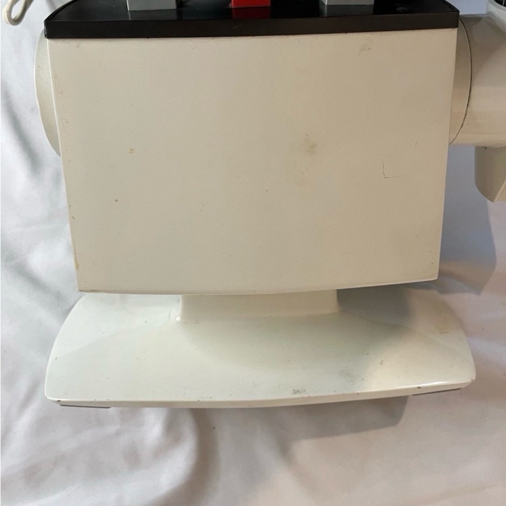 Vintage 60s Hamilton Beach Power Unit Model 222 and Quick-Crusher Model 577 - Picture 15 of 16